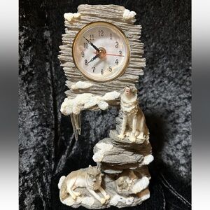 Wolf Desk Clock